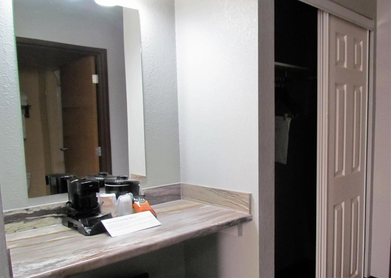 Oak Hill Inn & Suites Canton Esterno foto