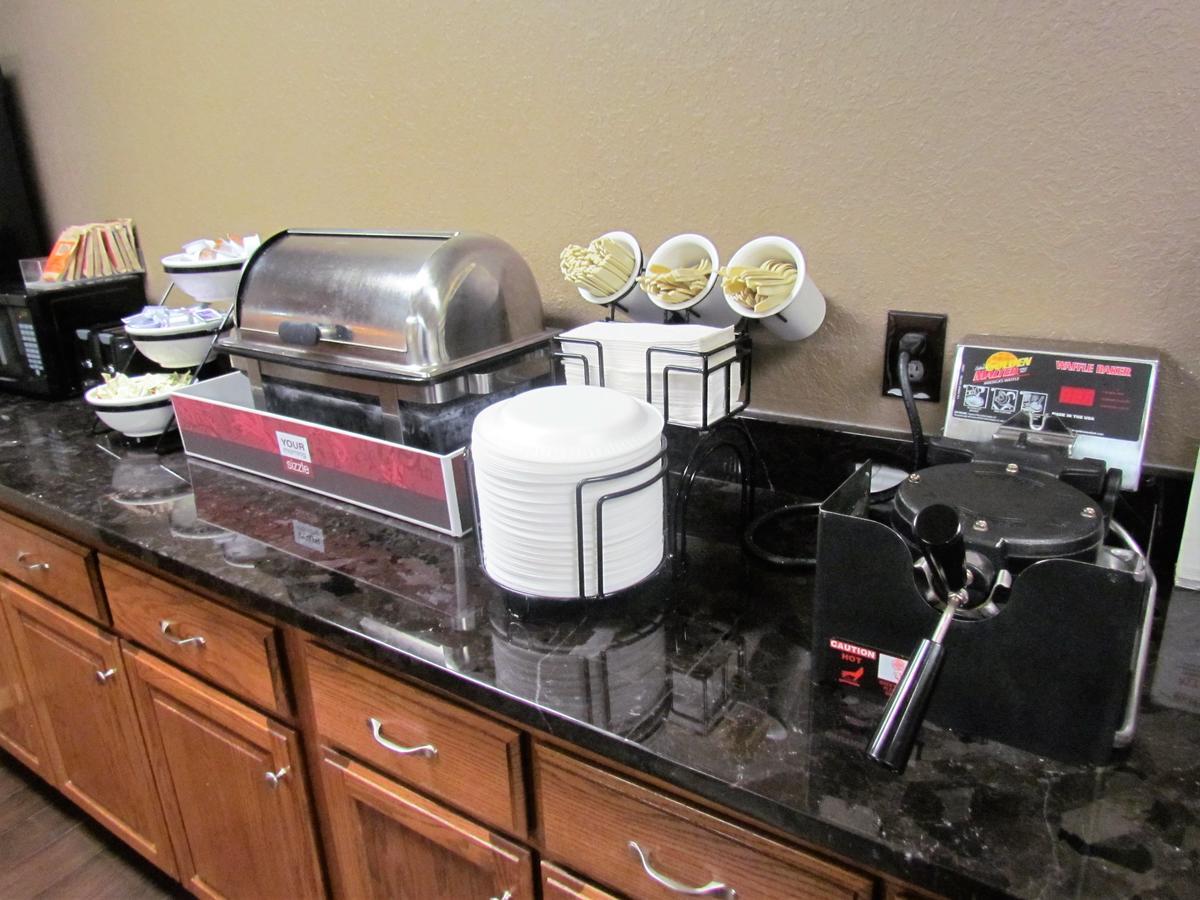 Oak Hill Inn & Suites Canton Esterno foto